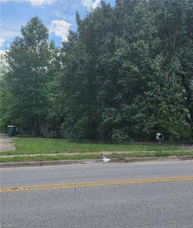 /international/us/212-oakview-road-high-point-nc-110108441388/