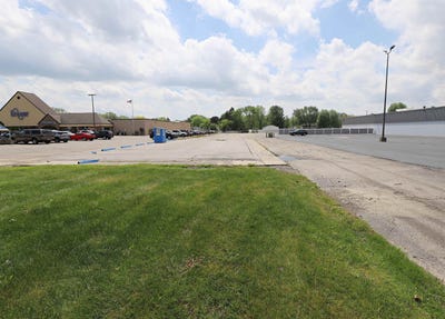 /international/us/1524-e-pierson-road-flushing-mi-110108170696/