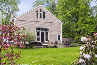 /international/us/9-conifer-ridge-road-cumberland-me-110107401231/