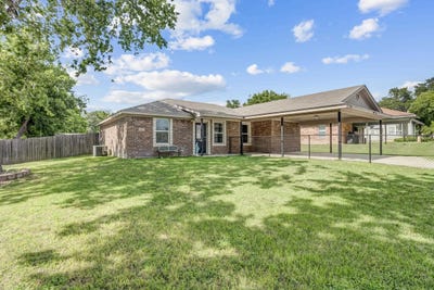 /international/us/600-e-pecan-street-burnet-tx-110108546286/