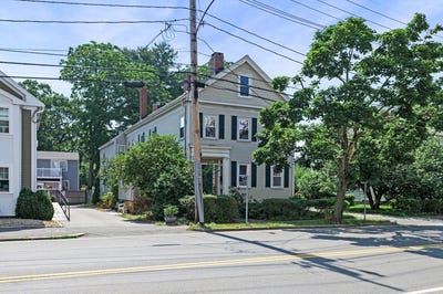 /international/us/21-locust-st-danvers-ma-110101089694/