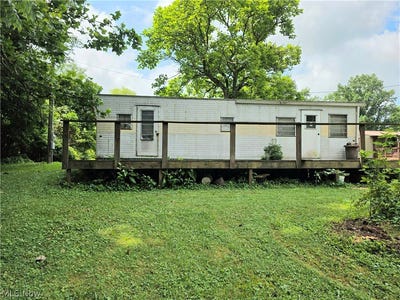 /international/us/99-e-apple-blossom-way-elizabeth-wv-110106378531/
