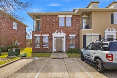 /international/us/250-forest-drive-college-station-tx-110105843533/