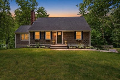 /international/us/80-webster-st-douglas-ma-110108224280/