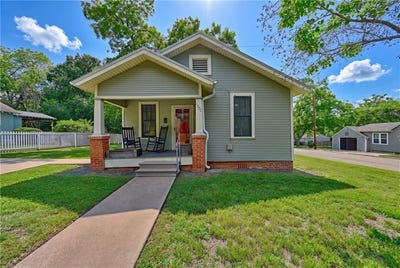 /international/us/1500-church-street-brenham-tx-110107880427/