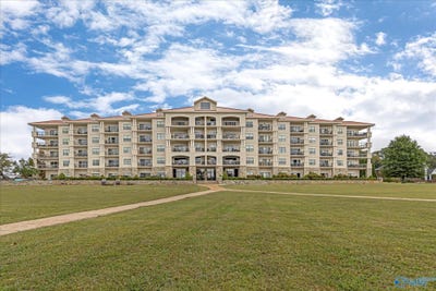 /international/us/12100-two-rivers-drive-athens-al-110100392553/