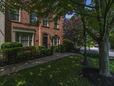 /international/us/988-village-green-avenue-lexington-ky-110100195115/