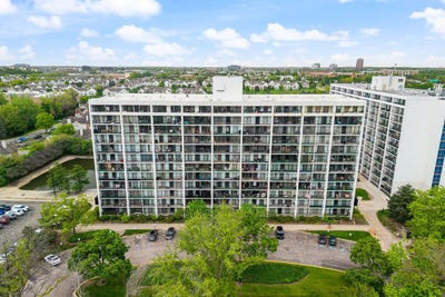 /international/us/2015-s-finley-road-lombard-il-110108013416/