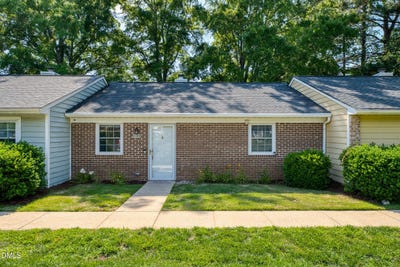 /international/us/212-kentucky-drive-garner-nc-110108551949/