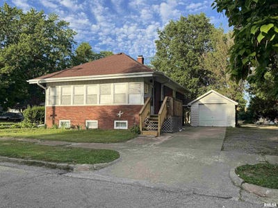 /international/us/699-baxter-court-canton-il-110108343412/