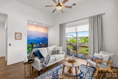 /international/us/68-craven-street-asheville-nc-110107628154/