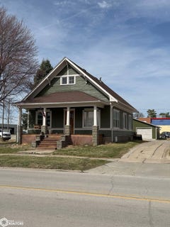 /international/us/107-w-oak-street-red-oak-ia-110098252104/
