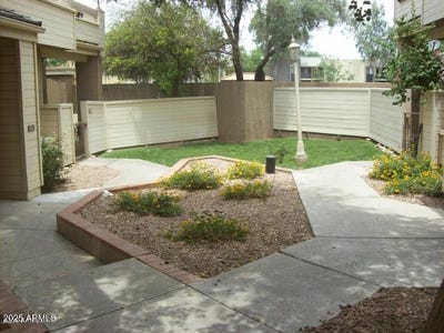 /international/us/2035-s-elm-street-tempe-az-110105796246/