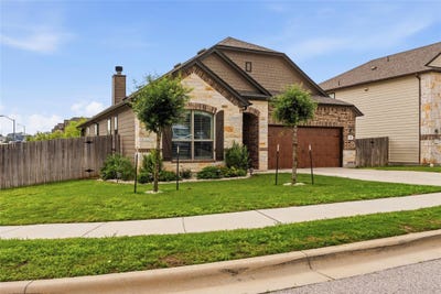 /international/us/105-west-point-way-elgin-tx-110107461737/