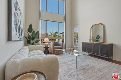 /international/us/100-s-alameda-st-los-angeles-ca-110107953532/