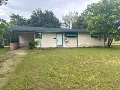 /international/us/1711-langford-street-greenville-tx-110108348805/