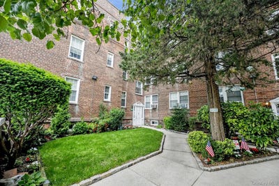 /international/us/1-ash-place-great-neck-plaza-ny-110108363709/