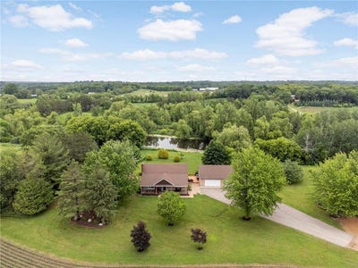 /international/us/8380-240th-street-e-lakeville-mn-110100315661/