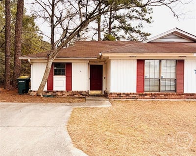 /international/us/16-peach-row-savannah-ga-110105841611/