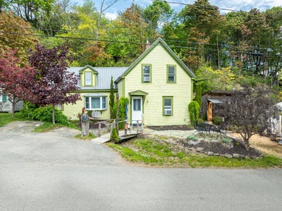 /international/us/19-sullivan-street-eastport-me-110108352704/
