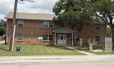 /international/us/2266-w-oak-street-denton-tx-110120644929/
