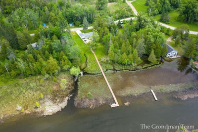 /international/us/7170-spring-street-alanson-mi-110108656692/