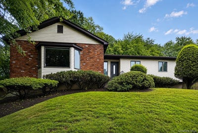 /international/us/211-waters-edge-valley-cottage-ny-110109734136/