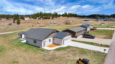 /international/us/1309-canal-street-custer-sd-110107931364/