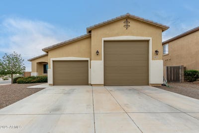 /international/us/18135-w-tina-lane-surprise-az-110104623668/