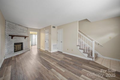 /international/us/1330-5th-street-ne-hickory-nc-110100189117/
