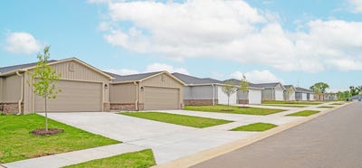 /international/us/104-nw-67th-ave-bentonville-ar-110099443530/