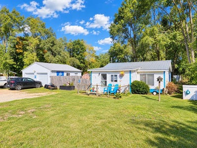 /international/us/640-w-surrey-road-farwell-mi-110110369181/