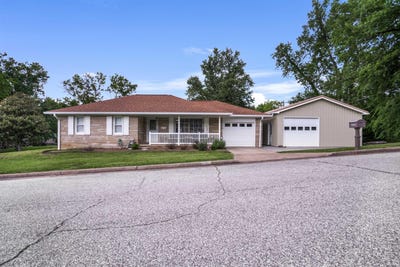 /international/us/2208-franklin-street-tell-city-in-110100256584/
