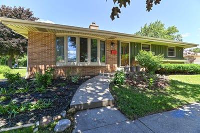 /international/us/8732-w-burdick-ave-milwaukee-wi-110108934684/