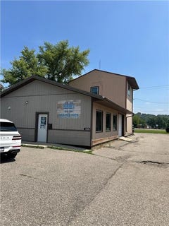 /international/us/1109-n-riverfront-drive-mankato-mn-110101121606/
