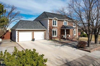/international/us/203-w-38th-st-hays-ks-110105636595/