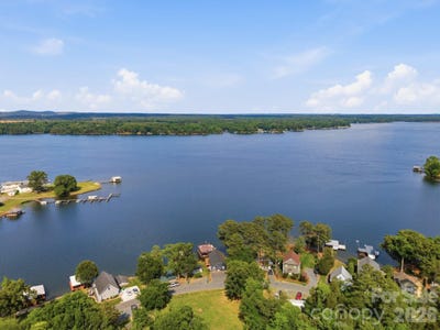 /international/us/562-lake-head-road-norwood-nc-110108267272/