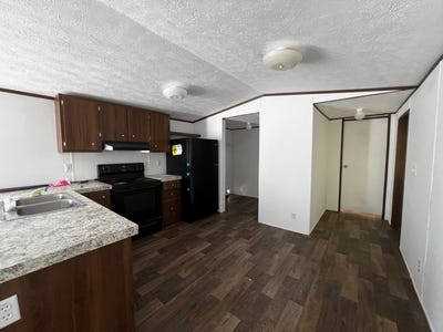 /international/us/1000-maple-hills-park-cross-lanes-wv-110100852484/