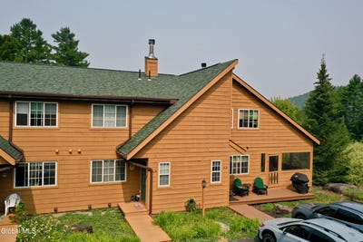 /international/us/28-balsam-crest-lane-warrensburg-ny-110101365858/