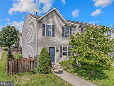 /international/us/36-sanford-drive-bunker-hill-wv-110101211796/