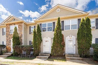 /international/us/90-aspen-court-lakewood-nj-110107762711/