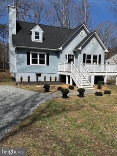 /international/us/203-sea-cliff-drive-ruther-glen-va-110106724969/