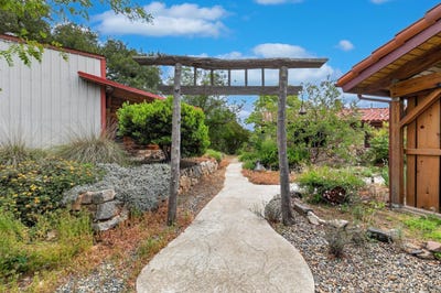 /international/us/32115-rock-hill-lane-auberry-ca-110108491853/