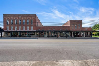 /international/us/131-n-main-street-smiths-grove-ky-110100979285/