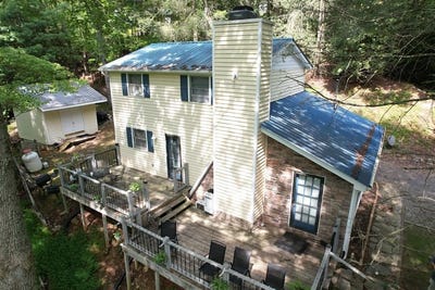 /international/us/212-creekside-drive-dugspur-va-110101162512/