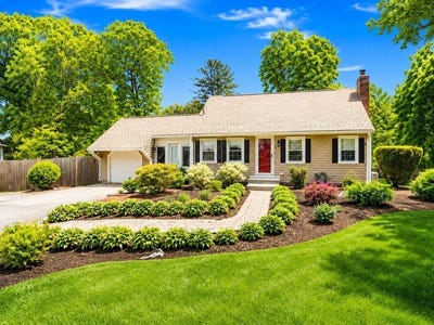 /international/us/11-autumn-lane-attleboro-ma-110108662608/