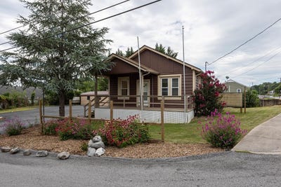 /international/us/2408-cedar-st-staunton-va-110097313797/
