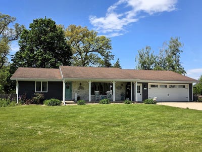 /international/us/304-tree-lane-prophetstown-il-110107893142/