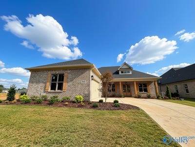 /international/us/3111-sublett-farm-trail-owens-cross-roads-al-110120487584/