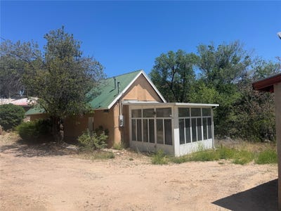 /international/us/6-c-camino-del-molino-cundiyo-nm-110108335003/